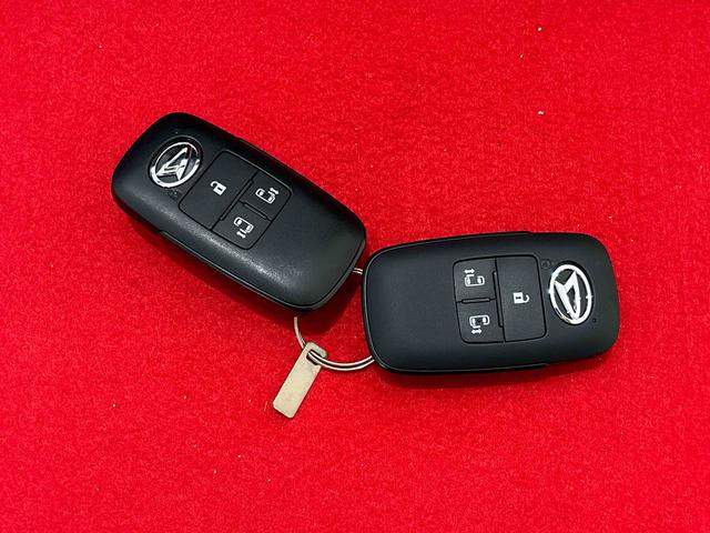 トールカスタムG ステアリングスイッチ バックカメラ キーフリーLEDヘッドランプ・フォグランプ 14インチアルミホイール オートライト プッシュボタンスタート クルーズコントロール コーナーセンサー ウエルカムオープン機能付パワースライドドア バックカメラ(広島県)の中古車