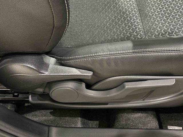 ロッキープレミアムＧ　ＨＥＶＬＥＤヘッドランプ・フォグランプ　全車速追従機能付アダプティブクルーズコントロール　レーンキープコントロール　ブラインドスポットモニター　１７インチアルミホイール　シートヒーター（広島県）の中古車