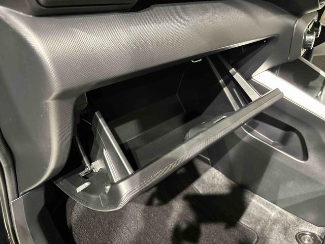 ロッキープレミアムＧ　ＨＥＶＬＥＤヘッドランプ・フォグランプ　全車速追従機能付アダプティブクルーズコントロール　レーンキープコントロール　ブラインドスポットモニター　１７インチアルミホイール　シートヒーター（広島県）の中古車