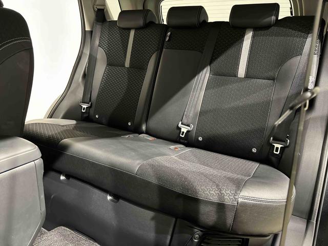 ロッキープレミアムＧ　ＨＥＶＬＥＤヘッドランプ・フォグランプ　全車速追従機能付アダプティブクルーズコントロール　レーンキープコントロール　ブラインドスポットモニター　１７インチアルミホイール　シートヒーター（広島県）の中古車