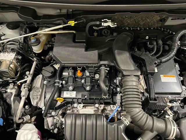 ロッキープレミアムＧ　ＨＥＶＬＥＤヘッドランプ・フォグランプ　全車速追従機能付アダプティブクルーズコントロール　レーンキープコントロール　ブラインドスポットモニター　１７インチアルミホイール　シートヒーター（広島県）の中古車