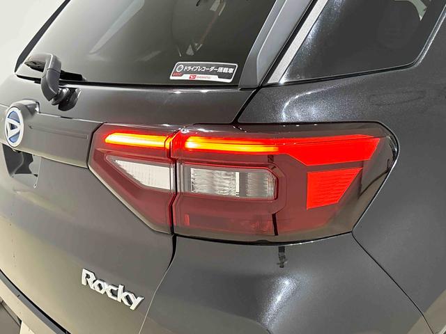 ロッキープレミアムＧ　ＨＥＶＬＥＤヘッドランプ・フォグランプ　全車速追従機能付アダプティブクルーズコントロール　レーンキープコントロール　ブラインドスポットモニター　１７インチアルミホイール　シートヒーター（広島県）の中古車