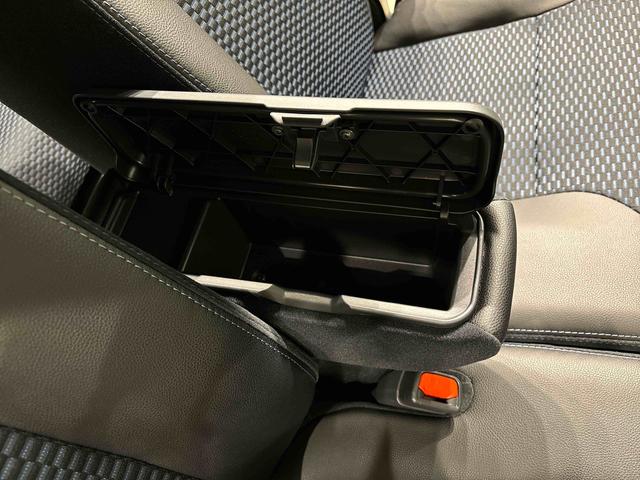タントカスタムＲＳ　パノラマモニター付き　両側パワースライドドアＬＥＤオートライト　パワースライドドアウェルカムオープン機能　電動パーキングブレーキ　運転席助手席シートヒーター　アルミホイール　キーフリーシステム　　オート電動格納式ドアミラー（広島県）の中古車