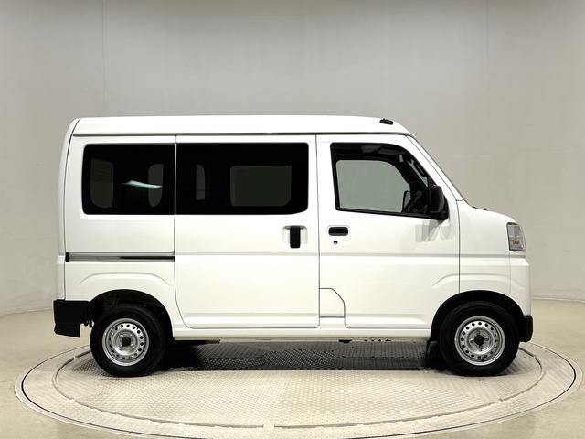 ハイゼットカーゴＤＸ　４ＷＤ　ＡＴ　ＡＭ／ＦＭラジオチューナーハロゲンヘッドランプ　トップシェイドガラス　コーナーセンサー　オーバーヘッドシェルフ　フロントドアパワーウインドウ　キーレスエントリー　ＡＭ／ＦＭラジオ　テンパータイヤ　スチールホイール（広島県）の中古車
