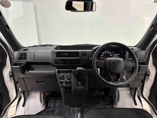 ハイゼットカーゴＤＸ　４ＷＤ　ＡＴ　ＡＭ／ＦＭラジオチューナーハロゲンヘッドランプ　トップシェイドガラス　コーナーセンサー　オーバーヘッドシェルフ　フロントドアパワーウインドウ　キーレスエントリー　ＡＭ／ＦＭラジオ　テンパータイヤ　スチールホイール（広島県）の中古車