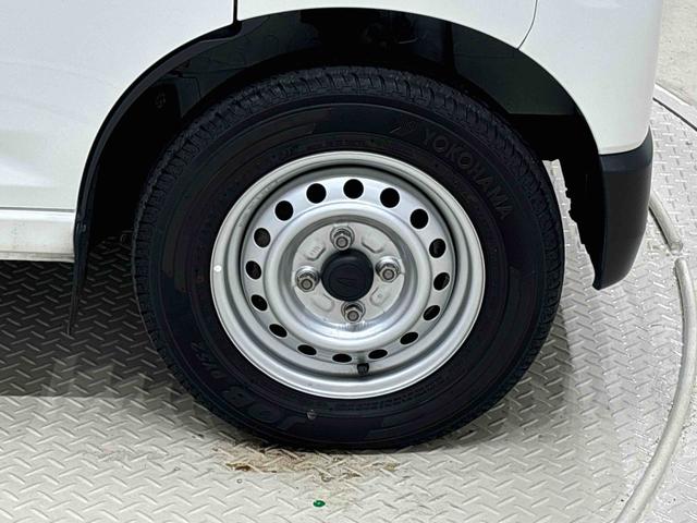 ハイゼットカーゴＤＸ　４ＷＤ　ＡＴ　ＡＭ／ＦＭラジオチューナーハロゲンヘッドランプ　トップシェイドガラス　コーナーセンサー　オーバーヘッドシェルフ　フロントドアパワーウインドウ　キーレスエントリー　ＡＭ／ＦＭラジオ　テンパータイヤ　スチールホイール（広島県）の中古車