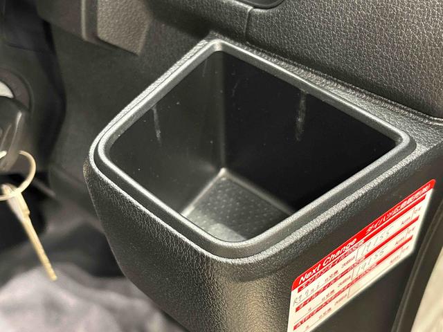 ハイゼットカーゴDX 4WD AM・FMラジオ マニュアルエアコンハロゲンヘッドランプ キーレスエントリー オーバーヘッドシェルフ 荷室ランプ AM・FMラジオ テンパータイヤ スチールホイール マニュアルエアコン(広島県)の中古車