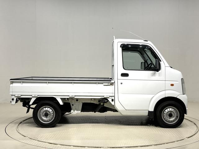 キャリイトラックKCエアコン・パワステ 4WD 5MTマニュアルエアコン AM/FMラジオ ヘッドライトレベリング バッテリーカバー バイザー スチールホイール(広島県)の中古車