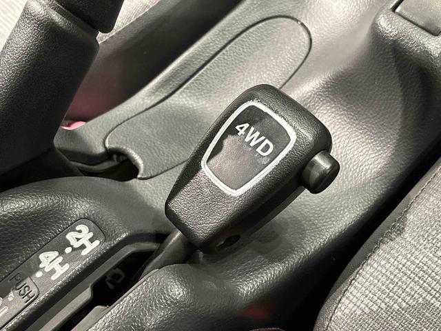 キャリイトラックKCエアコン・パワステ 4WD 5MTマニュアルエアコン AM/FMラジオ ヘッドライトレベリング バッテリーカバー バイザー スチールホイール(広島県)の中古車