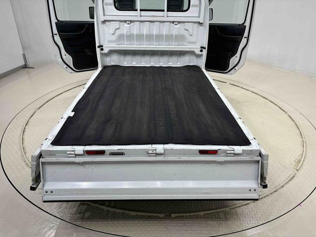 キャリイトラックKCエアコン・パワステ 4WD 5MTマニュアルエアコン AM/FMラジオ ヘッドライトレベリング バッテリーカバー バイザー スチールホイール(広島県)の中古車