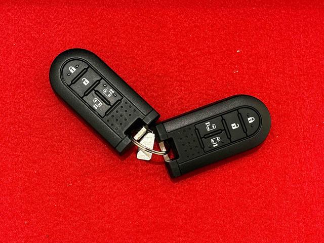 ムーヴキャンバスＸリミテッドメイクアップ　ＳＡII　ナビ　ＥＴＣバックカメラ　ハロゲンライト　置き楽ボックス　オートライト　プッシュボタンスタート　セキュリティアラーム　両側パワースライドドア　　キーフリーシステム（広島県）の中古車