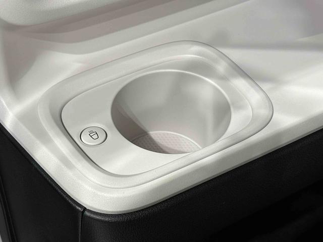 ムーヴキャンバスストライプスＧＬＥＤオートライト・フォグランプ　電動パーキングブレーキ　プッシュボタンスタート　セキュリティアラーム　バックカメラ　両側パワースライドドアウエルカムオープン機能　オート電動格納式ドアミラー（広島県）の中古車