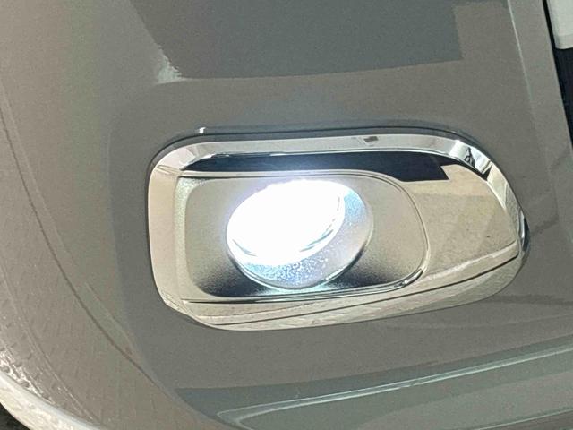 ムーヴキャンバスストライプスＧＬＥＤオートライト・フォグランプ　電動パーキングブレーキ　プッシュボタンスタート　セキュリティアラーム　バックカメラ　両側パワースライドドアウエルカムオープン機能　オート電動格納式ドアミラー（広島県）の中古車