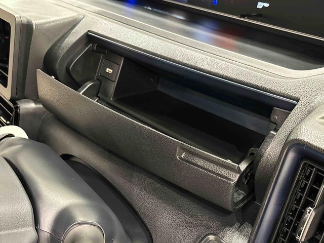 タントカスタムRS ターボ 運転席・助手席シートヒーター純正ナビ装着用アップグレードパック 両側電動スライドドア 格納式リヤドアサンシェード 本革巻ステアリングホイール 運転席シートリフター チルトステアリング オートライト キーフリーシステム(広島県)の中古車