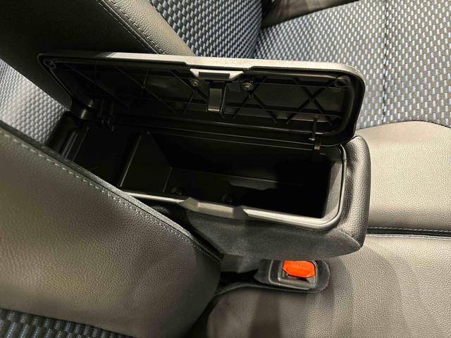 タントカスタムRS ターボ 運転席・助手席シートヒーター純正ナビ装着用アップグレードパック 両側電動スライドドア 格納式リヤドアサンシェード 本革巻ステアリングホイール 運転席シートリフター チルトステアリング オートライト キーフリーシステム(広島県)の中古車