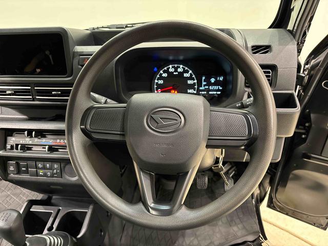 ハイゼットトラックスタンダード　トップシェイドガラス　オートハイビーム運転席ＳＲＳエアバック　バックソナー　電動式パワーステアリング　あゆみ板掛けテールゲート　ＶＳＣ＆ＴＲＣ　衝突警報機能　衝突回避支援ブレーキ　車線逸脱警報機能　標識認識機能　先行車発進お知らせ機能（広島県）の中古車