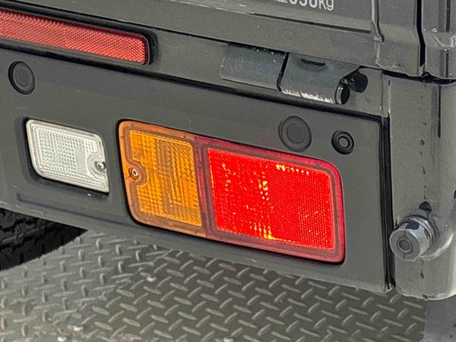 ハイゼットトラックスタンダード　トップシェイドガラス　オートハイビーム運転席ＳＲＳエアバック　バックソナー　電動式パワーステアリング　あゆみ板掛けテールゲート　ＶＳＣ＆ＴＲＣ　衝突警報機能　衝突回避支援ブレーキ　車線逸脱警報機能　標識認識機能　先行車発進お知らせ機能（広島県）の中古車