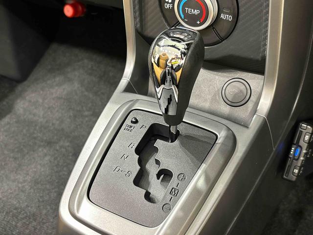 コペンローブ　Ｓ　ＣＶＴ車　ＥＴＣ車載器　カーナビゲーション電動開閉式ルーフ　ＬＥＤヘッドランプ　ハロゲンフォグランプ　　１６インチタイヤ＆アルミホイール　プッシュボタンスタート　セキュリティアラーム　スタビライザー（フロント・リヤ）（広島県）の中古車