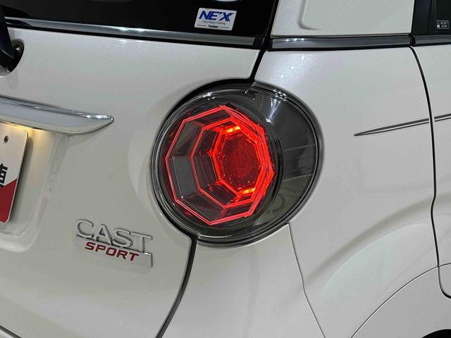 キャストスポーツSAIII   純正ナビ  バックモニターターボ LEDヘッドランプ・フォグランプ パドルシフト付MOMO製革巻ステアリングホイール 16インチタイヤ&アルミホイール 運転席助手席シートヒーター オートライト プッシュボタンスタート(広島県)の中古車
