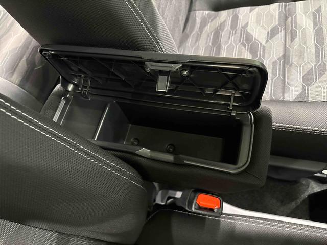 タフトＧ　クロムベンチャー　バックモニター対応カメラスカイフィールトップ　クロムパック　メッキパック　シルバーアンダーガーニッシュ　インテリアアクセント　ＬＥＤオートライト＆フォグランプ　電動パーキングブレーキ　バックカメラ　アルミホイール（広島県）の中古車