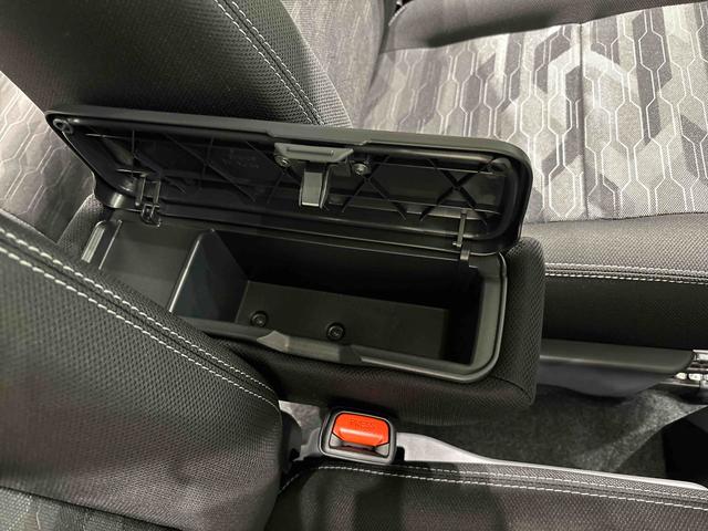 タフトＧ　クロムベンチャー　運転席・助手席シートヒーター純正ナビ装着用アップグレードパック　電動パーキングブレーキブレーキ　オートブレーキホールド機能　本革巻ステアリングホイール　リバース連動リヤワイパー　１５インチアルミホイール　キーフリーシステム（広島県）の中古車