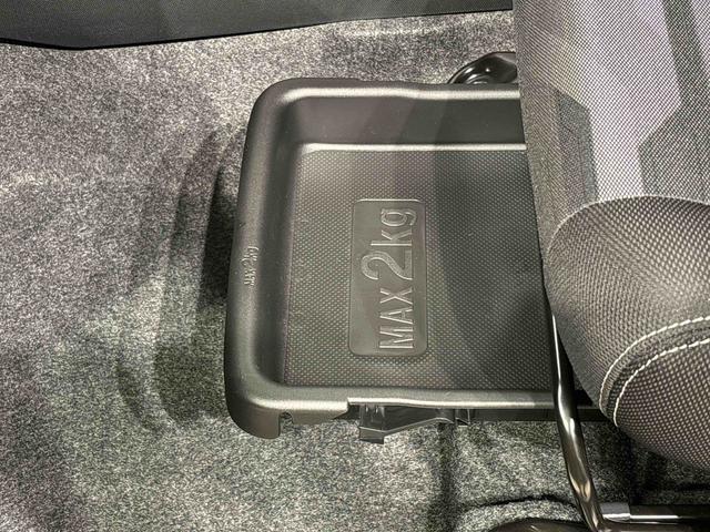 タフトＧ　クロムベンチャー　運転席・助手席シートヒーター純正ナビ装着用アップグレードパック　電動パーキングブレーキブレーキ　オートブレーキホールド機能　本革巻ステアリングホイール　リバース連動リヤワイパー　１５インチアルミホイール　キーフリーシステム（広島県）の中古車