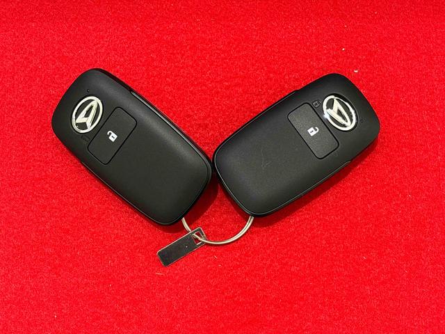 タフトＧ　クロムベンチャー　運転席・助手席シートヒーター純正ナビ装着用アップグレードパック　電動パーキングブレーキブレーキ　オートブレーキホールド機能　本革巻ステアリングホイール　リバース連動リヤワイパー　１５インチアルミホイール　キーフリーシステム（広島県）の中古車