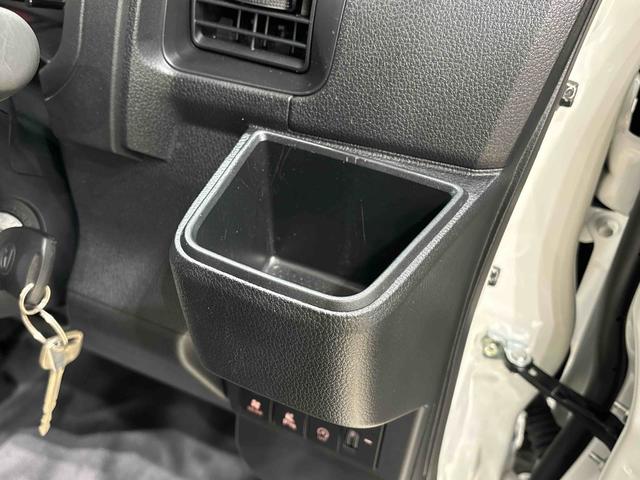 ハイゼットカーゴＤＸＡＭＦＭラジオ　リヤヒーター　オーバーヘッドシェルフ　ヒルホールドシステム　ＶＳＣ＆ＴＲＣ　リバース連動リヤワイパー　手引き式サイドブレーキ　フロントドアパワーウインドウ（運転席挟み込み防止機構付き）（広島県）の中古車