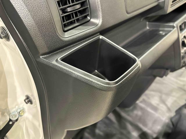 ハイゼットカーゴＤＸＡＭＦＭラジオ　リヤヒーター　オーバーヘッドシェルフ　ヒルホールドシステム　ＶＳＣ＆ＴＲＣ　リバース連動リヤワイパー　手引き式サイドブレーキ　フロントドアパワーウインドウ（運転席挟み込み防止機構付き）（広島県）の中古車