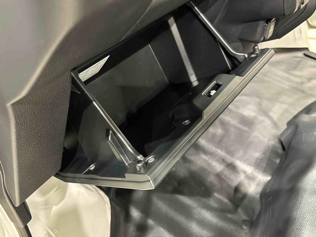 ハイゼットカーゴＤＸＡＭＦＭラジオ　リヤヒーター　オーバーヘッドシェルフ　ヒルホールドシステム　ＶＳＣ＆ＴＲＣ　リバース連動リヤワイパー　手引き式サイドブレーキ　フロントドアパワーウインドウ（運転席挟み込み防止機構付き）（広島県）の中古車