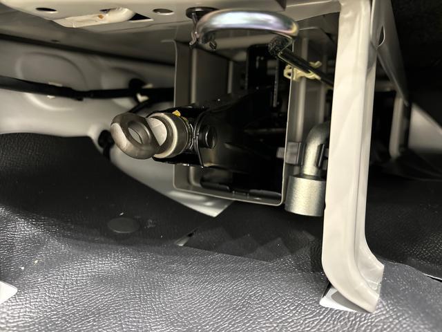 ハイゼットカーゴＤＸＡＭＦＭラジオ　リヤヒーター　オーバーヘッドシェルフ　ヒルホールドシステム　ＶＳＣ＆ＴＲＣ　リバース連動リヤワイパー　手引き式サイドブレーキ　フロントドアパワーウインドウ（運転席挟み込み防止機構付き）（広島県）の中古車