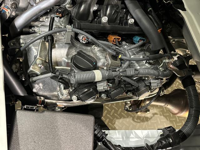 ハイゼットカーゴＤＸＡＭＦＭラジオ　リヤヒーター　オーバーヘッドシェルフ　ヒルホールドシステム　ＶＳＣ＆ＴＲＣ　リバース連動リヤワイパー　手引き式サイドブレーキ　フロントドアパワーウインドウ（運転席挟み込み防止機構付き）（広島県）の中古車