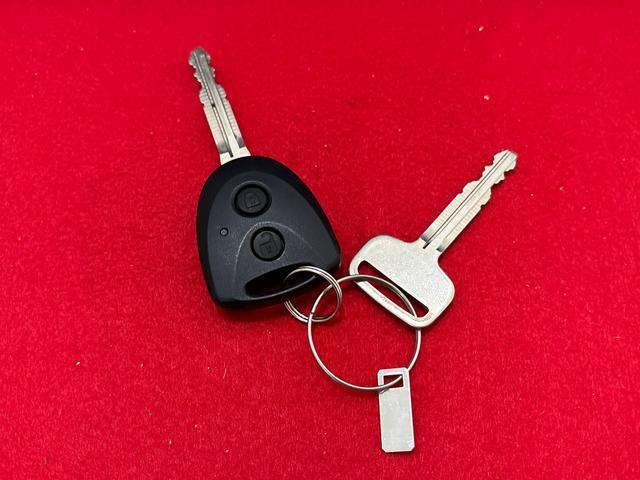 ハイゼットカーゴＤＸＡＭＦＭラジオ　リヤヒーター　オーバーヘッドシェルフ　ヒルホールドシステム　ＶＳＣ＆ＴＲＣ　リバース連動リヤワイパー　手引き式サイドブレーキ　フロントドアパワーウインドウ（運転席挟み込み防止機構付き）（広島県）の中古車