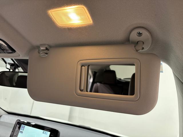 ヤリスクロスZ  純正ナビ パノラマモニター ETC ドライブレコーダーLEDヘッドライト  プッシュボタンスタート  シートヒーター  オートライト      オートエアコン  電子パーキング  アルミホイール(広島県)の中古車