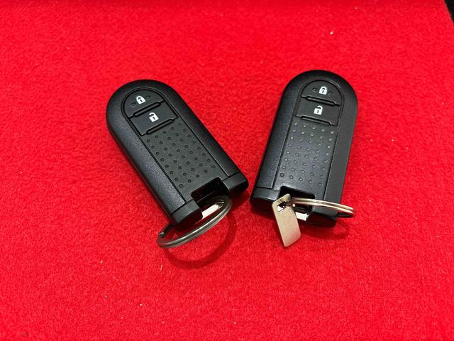 ムーヴX SAIIIプッシュボタンスタート 電子カードキー オートライト オートハイビーム 運転席シートヒーター 14インチアルミホイール オートエアコン オート機能付電動格納式ドアミラー フロントトップシェードガラス(広島県)の中古車