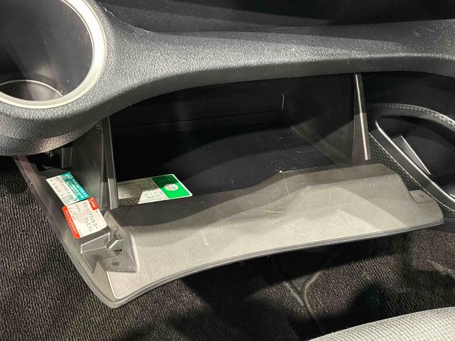 シエンタＧ　ウェルキャブ　スロープ　ナビ　パノラマモニター　ＥＴＣドライヴレコーダー　オートエアコン　プッシュスタート　キーフリーシステム　オートライト　両側パワースライドドア　ＬＥＤライト　フォグランプ　ホイールキャップ（広島県）の中古車