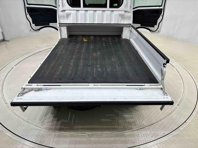 ハイゼットトラックジャンボ 農業女子パック 4WD 5速マニュアルキーレスエントリー LEDヘッドランプ&マルチリフレクターハロゲンフォグランプ 4枚リーフスプリング 大型荷台作業灯 スーパーデフロック(広島県)の中古車