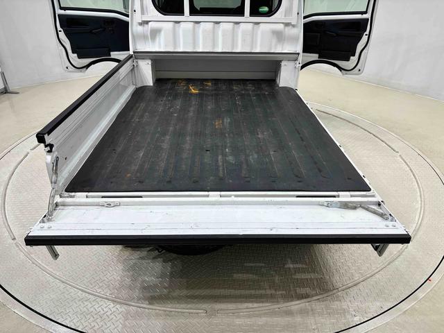 ハイゼットトラックジャンボ 農業女子パック 4WD 5速マニュアルキーレスエントリー LEDヘッドランプ&マルチリフレクターハロゲンフォグランプ 4枚リーフスプリング 大型荷台作業灯 スーパーデフロック(広島県)の中古車