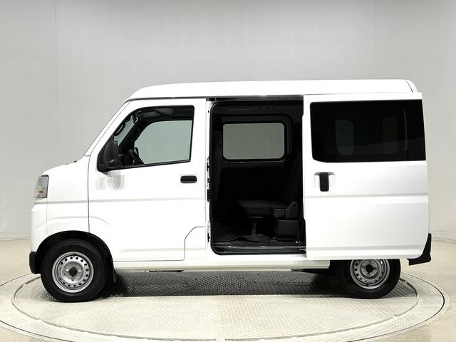 ハイゼットカーゴＤＸ　４ＷＤキーレスエントリーキーレスエントリー　マニュアルエアコン　運転席・助手席パワーウインドウ　オートライト　ハンド式サイドブレーキ　ハロゲンヘッドライト　アイドリングストップ機能　　　テンパータイヤ（広島県）の中古車