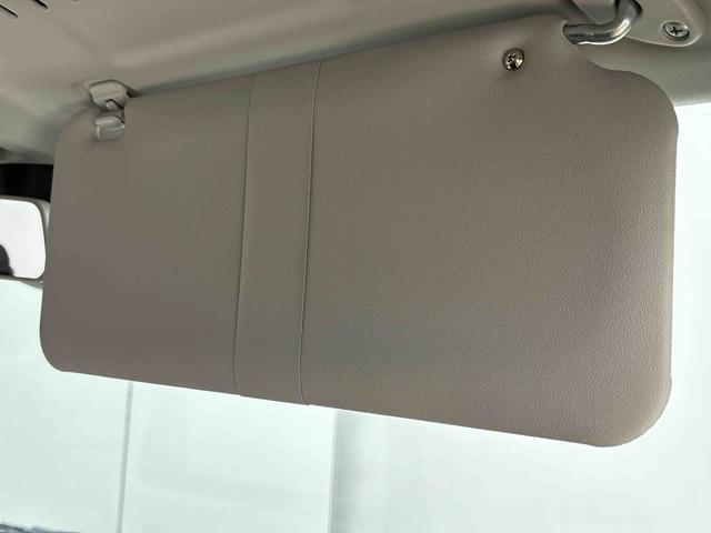 ハイゼットカーゴＤＸ　４ＷＤキーレスエントリーキーレスエントリー　マニュアルエアコン　運転席・助手席パワーウインドウ　オートライト　ハンド式サイドブレーキ　ハロゲンヘッドライト　アイドリングストップ機能　　　テンパータイヤ（広島県）の中古車