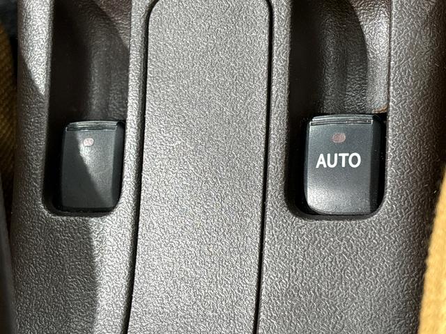 コペンローブ　ナビ　ＥＴＣ車載器　ドライブレコーダー電動開閉式ルーフ　ＬＥＤヘッドランプ　ハロゲンフォグランプ　　１６インチタイヤ＆アルミホイール　プッシュボタンスタート　セキュリティアラーム　スタビライザー（フロント・リヤ）（広島県）の中古車