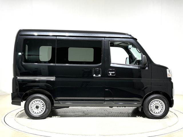 ハイゼットカーゴDXキーレスエントリー マニュアルエアコン 運転席・助手席パワーウインドウ オートライト ハンド式サイドブレーキ ハロゲンヘッドライト アイドリングストップ機能 テンパータイヤ(広島県)の中古車