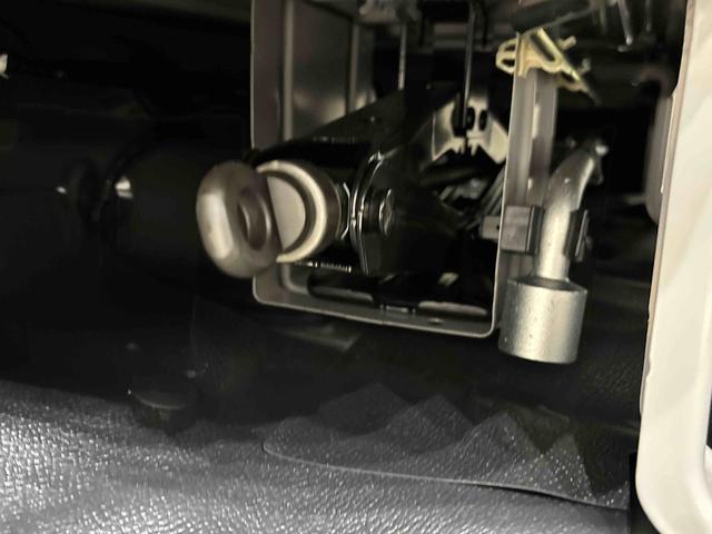 ハイゼットカーゴDXキーレスエントリー マニュアルエアコン 運転席・助手席パワーウインドウ オートライト ハンド式サイドブレーキ ハロゲンヘッドライト アイドリングストップ機能 テンパータイヤ(広島県)の中古車