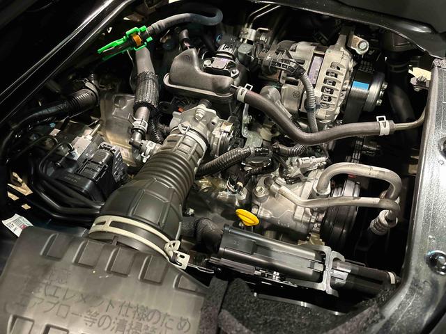 ハイゼットカーゴDXキーレスエントリー マニュアルエアコン 運転席・助手席パワーウインドウ オートライト ハンド式サイドブレーキ ハロゲンヘッドライト アイドリングストップ機能 テンパータイヤ(広島県)の中古車