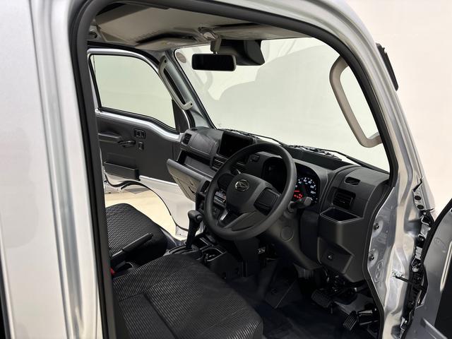 ハイゼットトラックジャンボエクストラ　　Ｒ７年式　未走行車　ＣＶＴ　２ＷＤＲ７年式　　未走行　　メーカー保証（保証継承）　納車前点検付き　　　　　　　　　　　　コーナーセンサー　　作業灯付き　　ＬＥＤヘッドライト　フォグランプ（広島県）の中古車