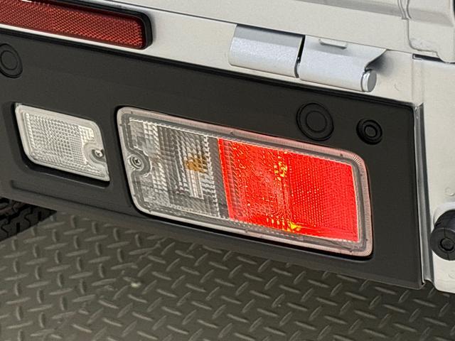 ハイゼットトラックジャンボエクストラ 4WD MTプッシュボタンスタート パワーウインドー 電動格納式ドアミラー ガードフレーム 格納式テールゲートチェーン LEDへッドランプ LEDフォグランプ スペアタイヤ(広島県)の中古車