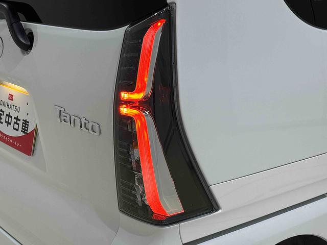 タントカスタム　パノラマモニター対応カメラ付　前席シートヒーター電動パーキングブレーキ　後席両側パワースライドドア　オートライト　サイドエアバッグ　ＬＥＤヘッドライト・フォグランプ　純正１５インチアルミホイール　キーフリーシステム　セキュリティーアラーム（広島県）の中古車