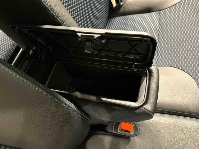 タントカスタムＲＳ　両側電動スライドドア　バックカメラ　ターボ車ＬＥＤヘッドライト　ＬＥＤフォグランプ　ＳＲＳサイドエアバッグ　オーディオ操作用ステアリングスイッチ　前席シートヒーター　プッシュボタンスタート　１５インチアルミホイール　電子カードキー（広島県）の中古車