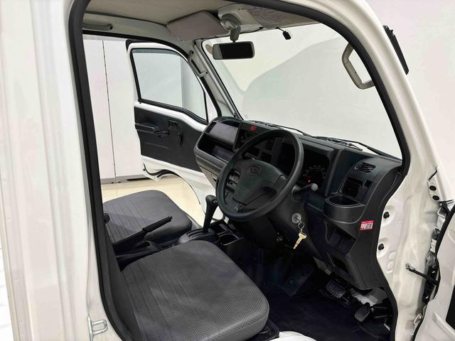 ハイゼットトラックスタンダードハロゲンヘッドランプ　運転席ＳＲＳエアバック　電動式パワーステアリング　ＡＭ／ＦＭラジオ　あゆみ板掛けテールゲート　スペアタイヤ　ガードフレーム（広島県）の中古車