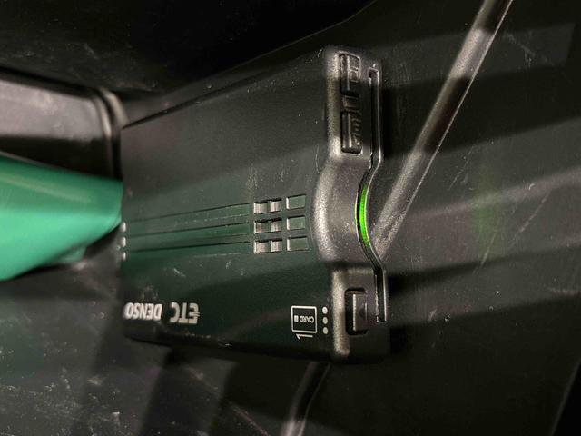 ハイゼットトラックスタンダードハロゲンヘッドランプ　運転席ＳＲＳエアバック　電動式パワーステアリング　ＡＭ／ＦＭラジオ　あゆみ板掛けテールゲート　スペアタイヤ　ガードフレーム（広島県）の中古車